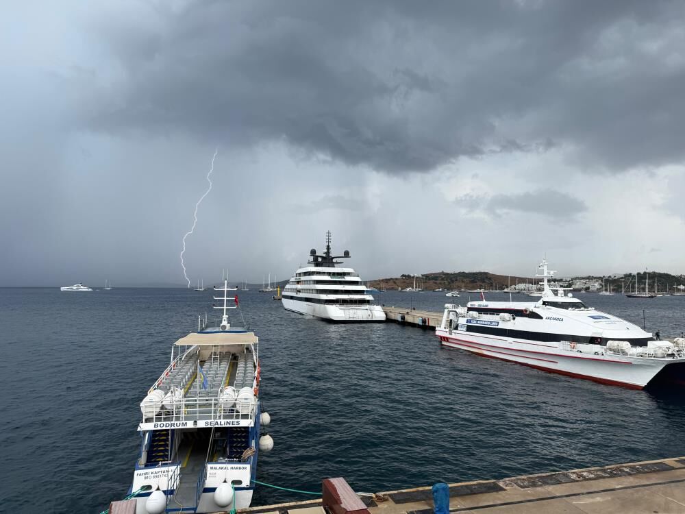 Lüks Kruvaziyer Bodrum'a Geldi 100 Yolcu Taşıyor (1)
