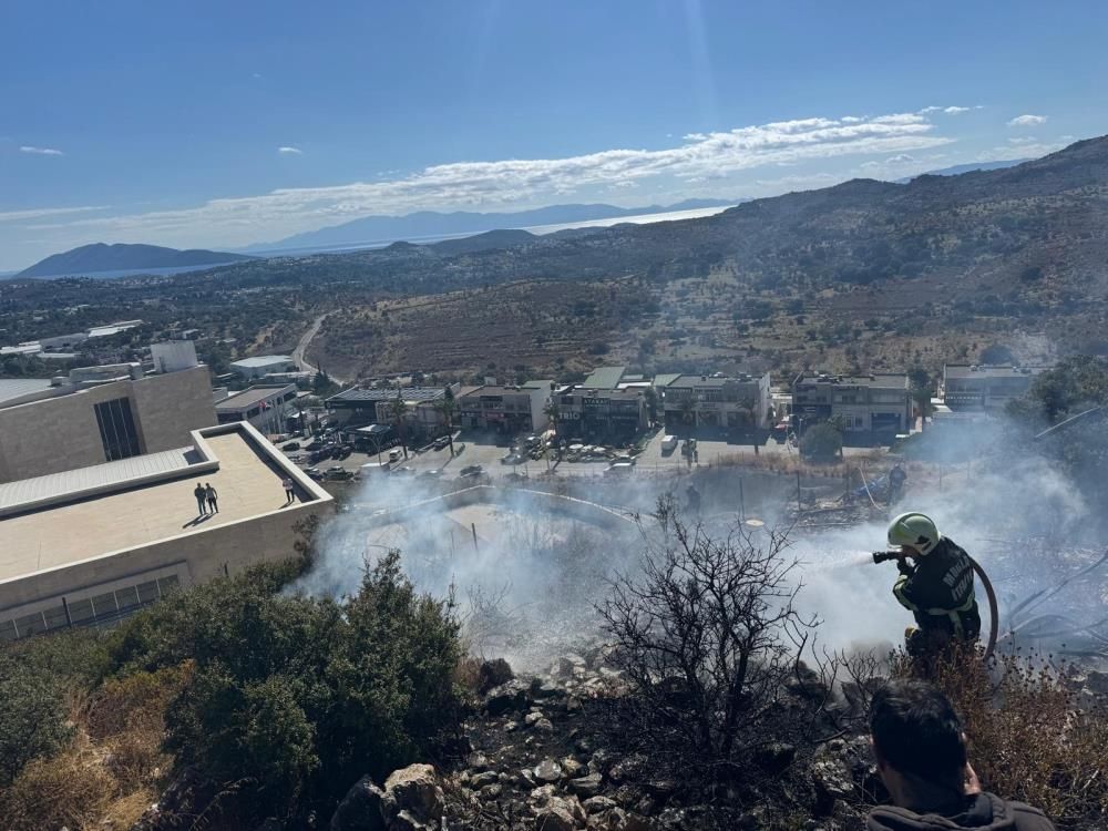 Bodrum’da Makilik Yangını Korkuttu! (1)