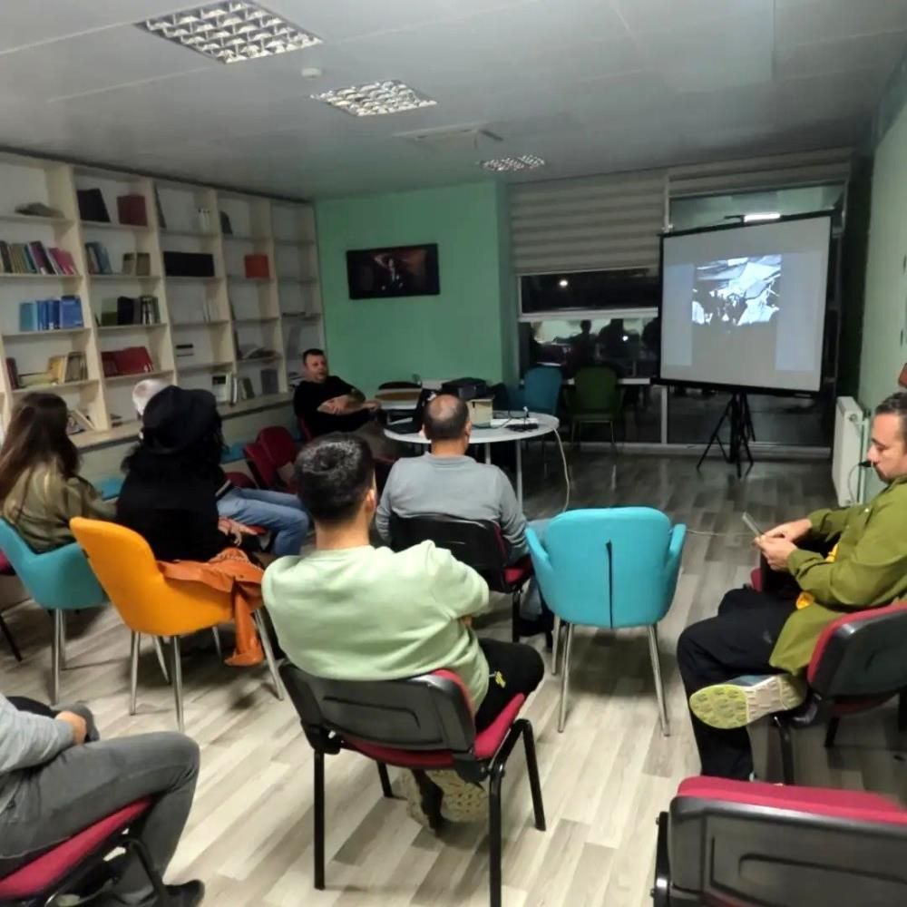 Muğla’da Gönüllü Gençler Fotoğrafçılığı Öğreniyor (2)