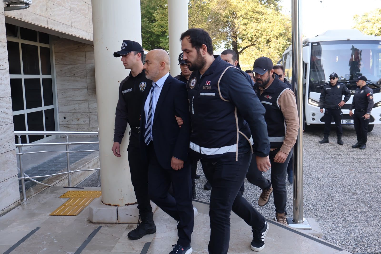 Muğla Merkezli Ihale Soruşturmasında Fevzi Topuz Dahil 20 Kişi Adliyede (2)