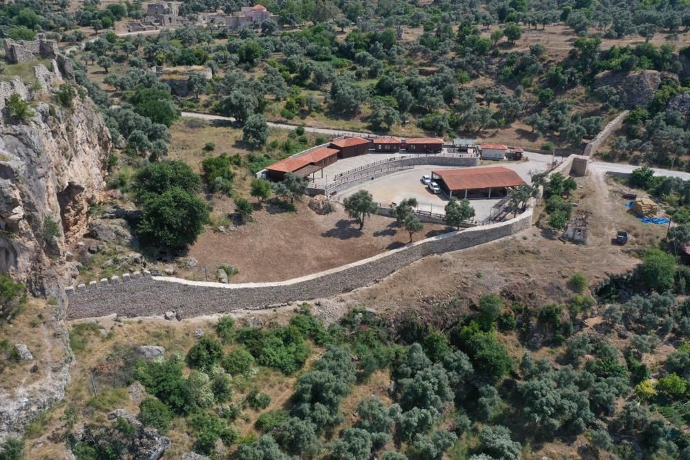 Beçin’de Restorasyon Sürüyor Kızılhan Kültür Ve Bilime Açılacak (2)