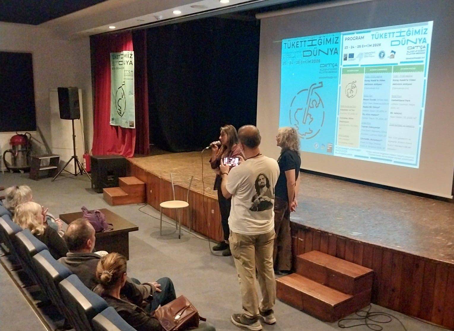 “Tükettiğimiz Dünya” Datça’da Belgesellerle Konuşuldu (1)