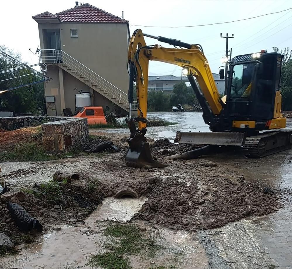 Muğla’da Yağış Sonrası Su Baskınlarına Ekiplerden Müdahale (3)