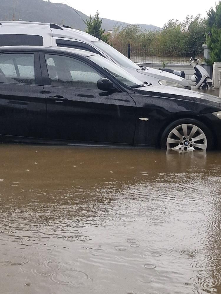 Dalaman’da Sağanak Sonrası Taşkın Eski Fethiye Yolu Kapandı (2)