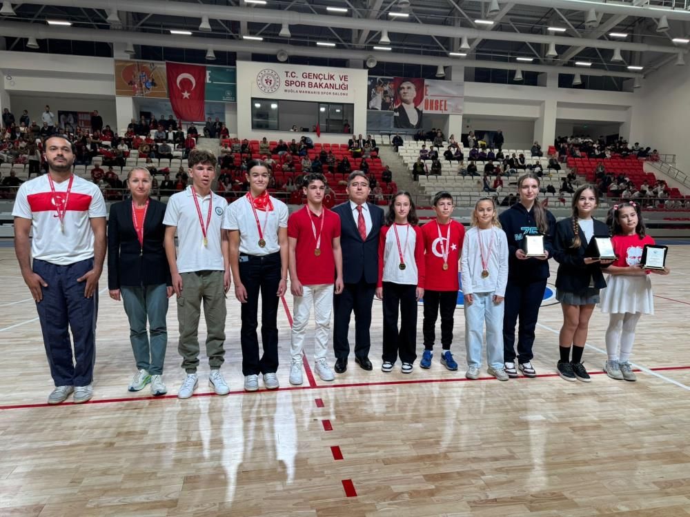 Marmaris’te Cumhuriyet Bayramı Coşkusu Salona Taşındı (1)
