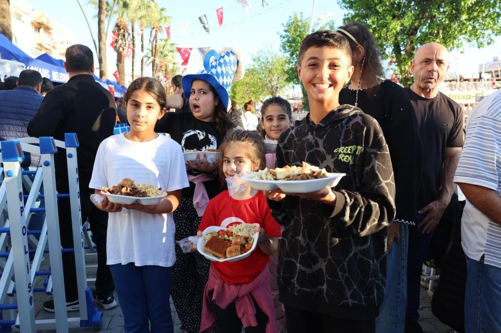Marmaris’te Bayram Buluşması Kordon’da Cumhuriyet Sofrası (2)