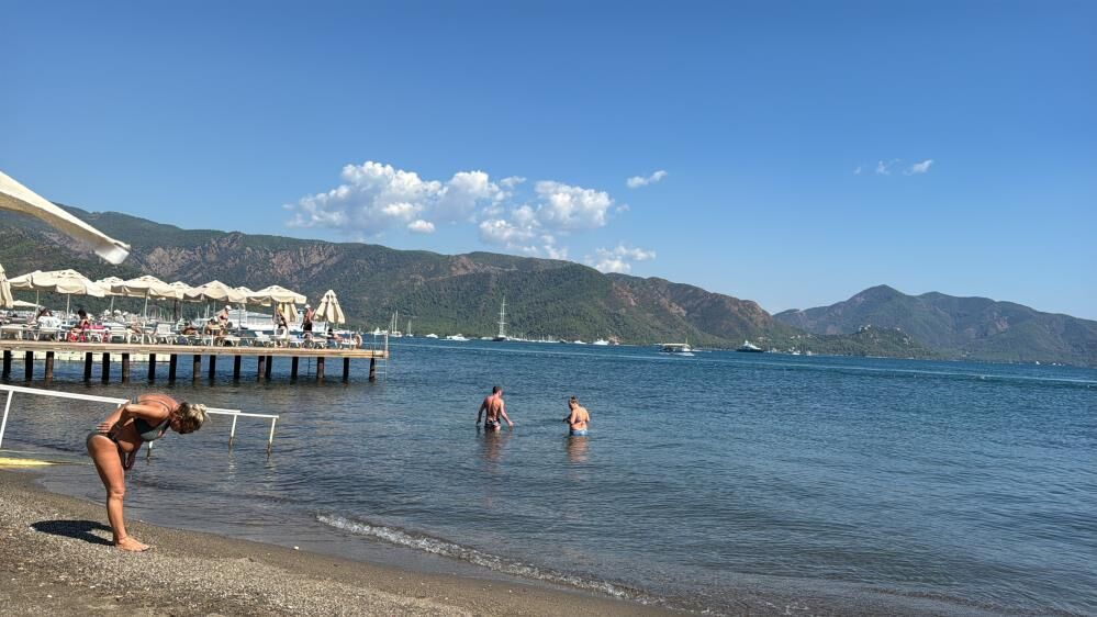 Marmaris’te Ekim Ayında Deniz Keyfi İngiliz Turistler Güneşe Koştu (3)