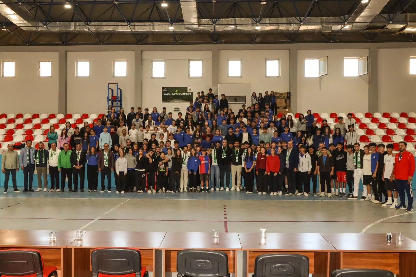 Muğlaspor Okul Sıralarına Indi Futbolcular Öğrencilerle Buluştu (3)